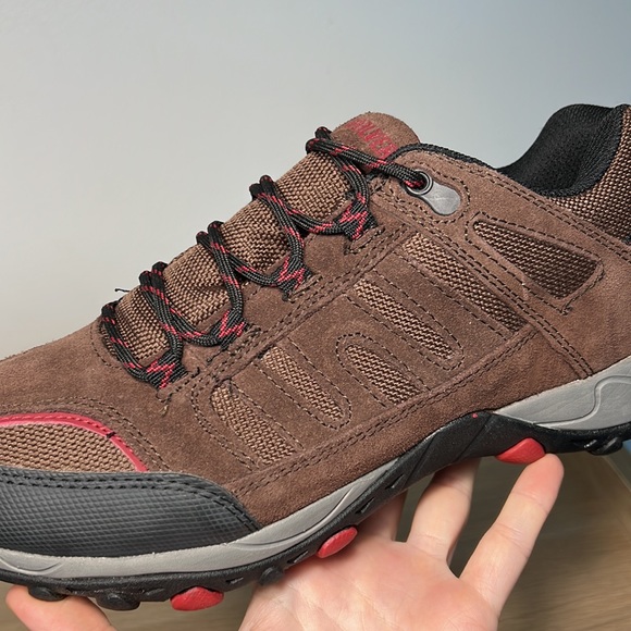 Worn once Wolverine Memory Foam waterproof sneakers 8M NO box - Picture 12 of 16